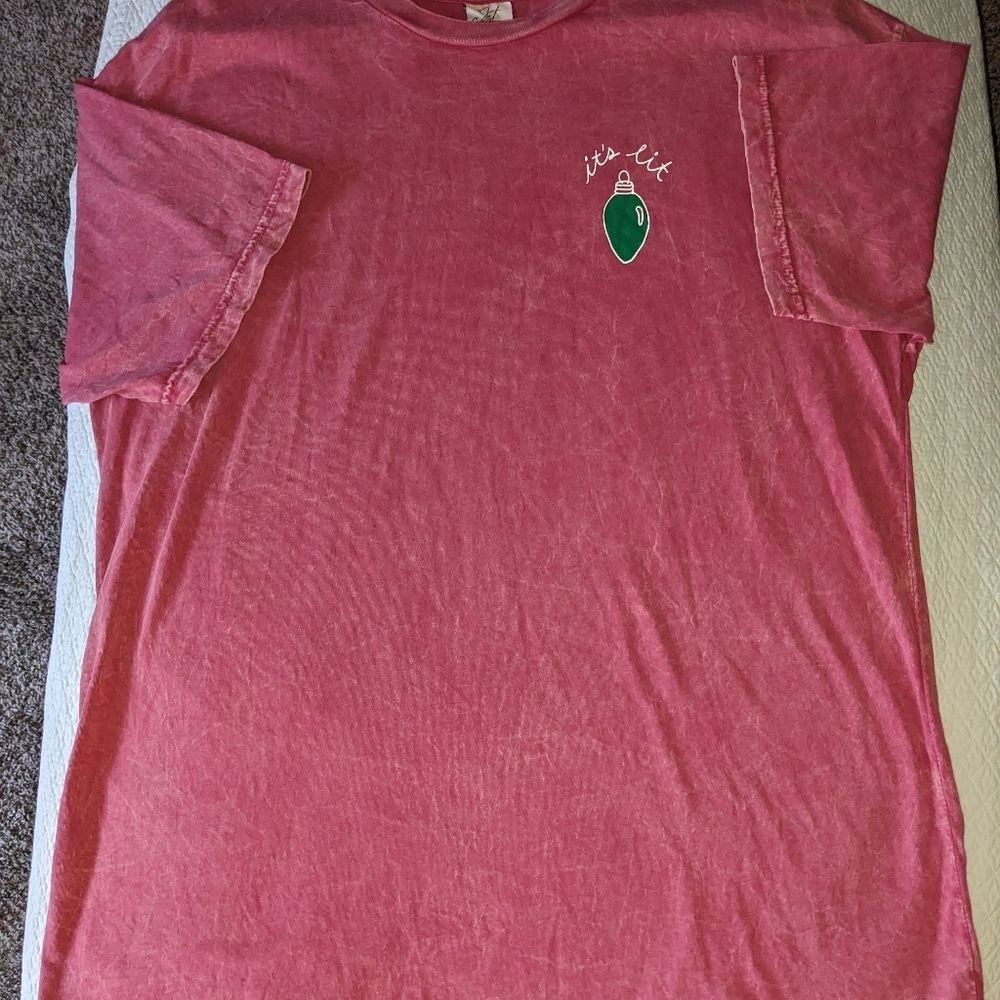 Women's XL Christmas T-shirt red distress-wash green It's Lit NWOT